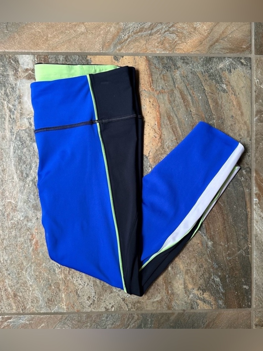 Athleta Velocity Colorblock Capri Leggings Women’s Size Medium Blue Navy
